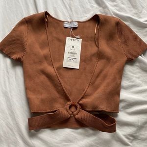 NEW WITH TAGS. bershka crop top!